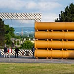 Tubular Living Spaces in Hiwa K’s Installation ‘When We Were Exhaling’ auf der documenta 14 in Kassel / © Foto: Georg Berg