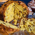 Der perfekte Panettone hat die perfekte Balance zwischen luftigem Teig und dem Aroma kandierter Früchte / © Foto: Georg Berg