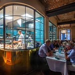 Offene Küche im Restaurant des Hotel Renthof in Kassel / © Foto: Georg Berg