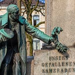 Kriegerdenkmal in Grevenbroich / © Foto: Georg Berg