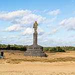 Standbild von Generaal De Wet auf dem Otterlose Zand im Nationalpark De Hoge Veluwe / © Foto: Georg Berg
