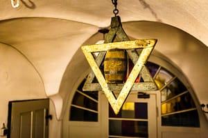 Der Zoigl-Stern soll älter sein, als der Davidstern. Als Handwerkszeichen der Bierbrauer zeigt er an, wo es gerade frisch gebrautes Bier gibt / © Foto: Georg Berg