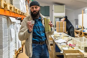 Adam Edicoffer führt gemeinsam mit seinem Vater Stephane Edicoffer Domaine d’Argens. Ein neues Produkt ist der Trüffelsaft. Köche lieben dieses Produkt, mit dem Geriche wie Kartoffelpüree  oder Saucen ein unverfälschtes Trüffelaroma erhalten / © Foto: Georg Berg