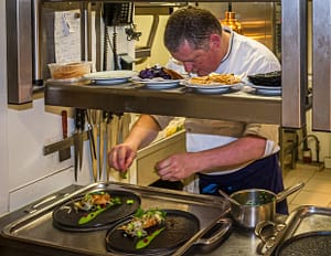 Michelin Star Chef Loïc Le Bail am Pass in Roscoff, Brittany & Spa, Bretagne / © Foto: Georg Berg