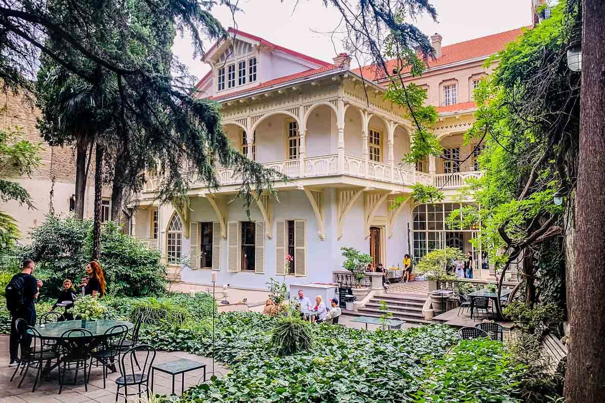 Writers’ House of Georgia und Café Littera