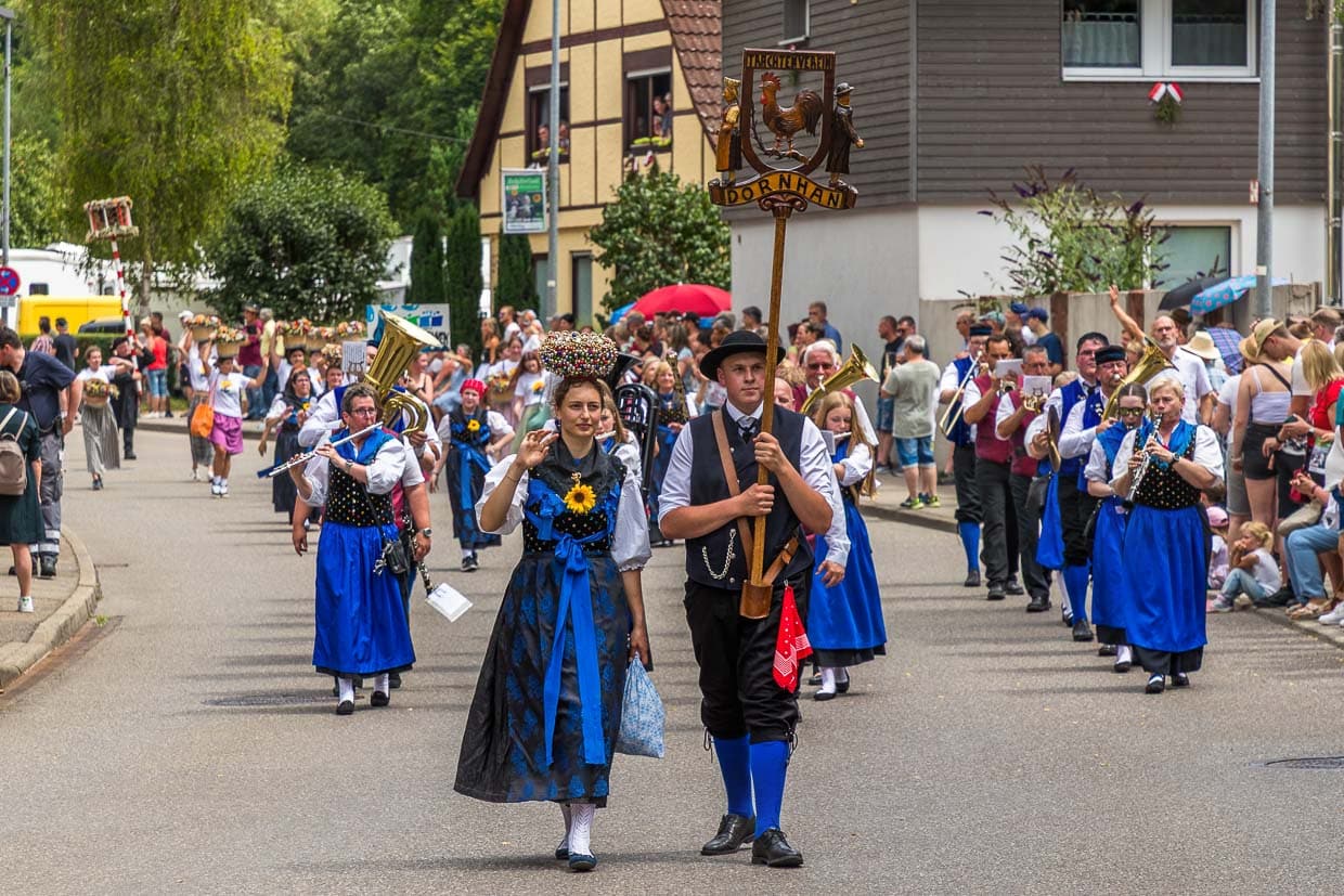 Musik- und Trachtenverein Dornhan auf dem Festzug Schäferlauf Wildberg - 300 Jahre Tradition seit 1723 / © Foto: Georg Berg